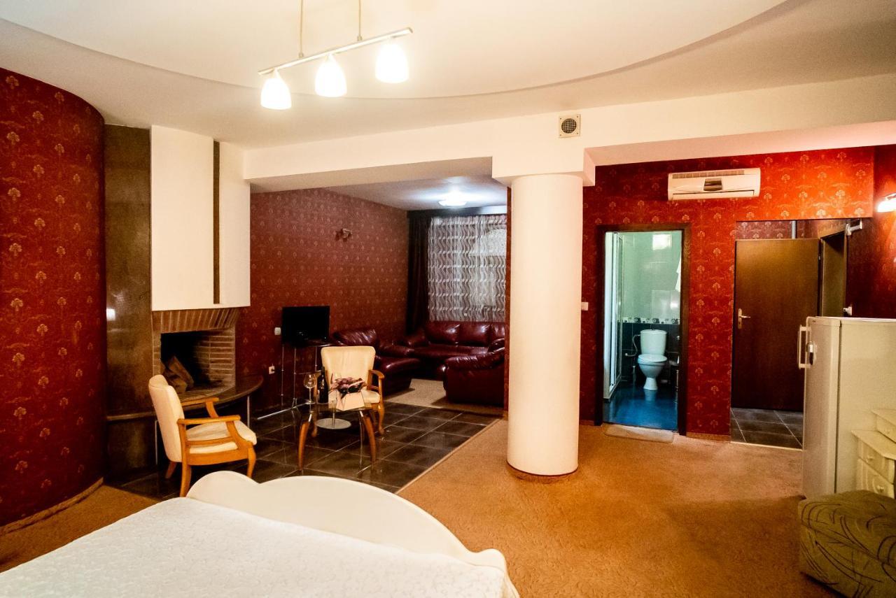 Globus Hotel Plovdiv Exterior photo