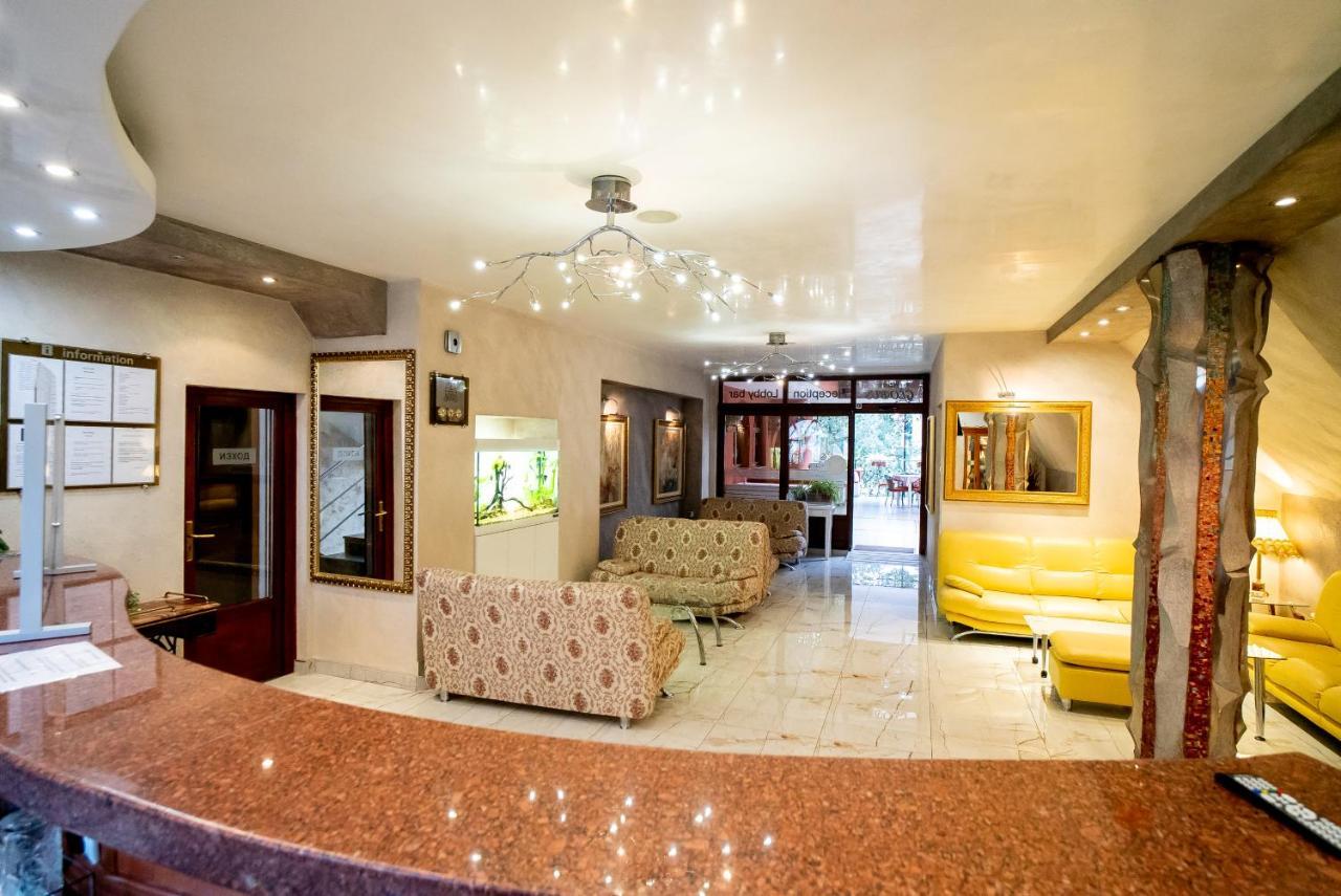 Globus Hotel Plovdiv Exterior photo